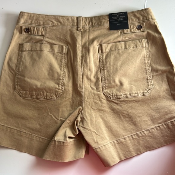 Banana Republic Shorts NWT - Picture 2 of 8